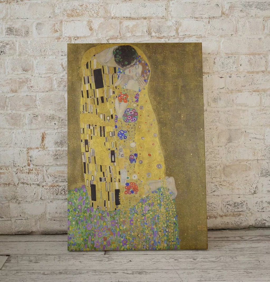 Gustav Klimt "The Kiss" Famous Painting Printable Wall Art. Instant Download Gustav Klimt Print. Vintage Romantic Poster. Art Nouveau Print – Printable Wall Art