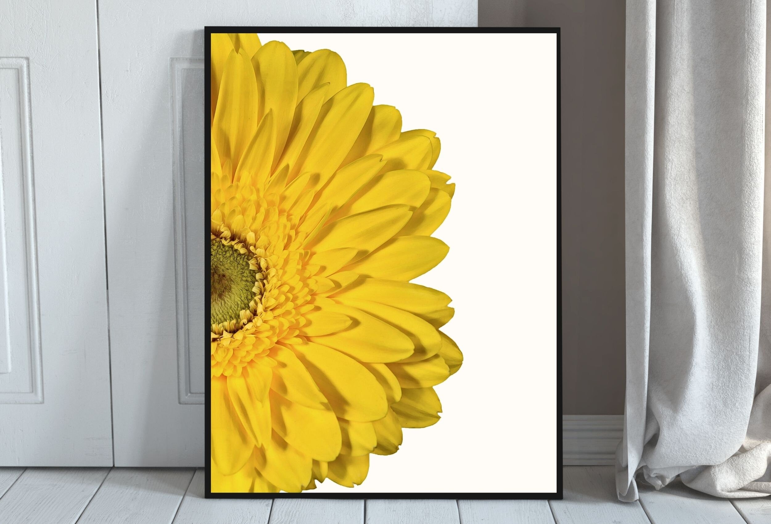 Yellow Gerbera Daisy Painting Printable Wall Art, Daisy Flower Print, Floral Instant Digital Download Minimalist Botanical Decor