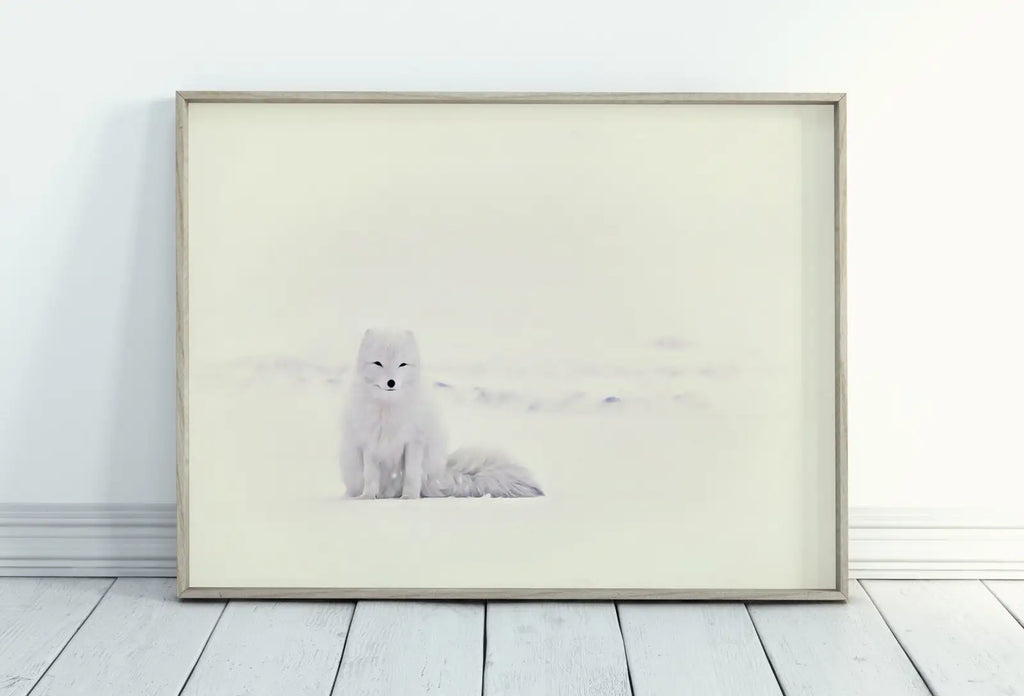 Renard arctique blanc dans la neige. Art mural imprimable. Téléchargement numérique de l’affiche d’art mural du renard. Impression numérique d’art de la nature. Téléchargement instantané de la décoration d’hiver